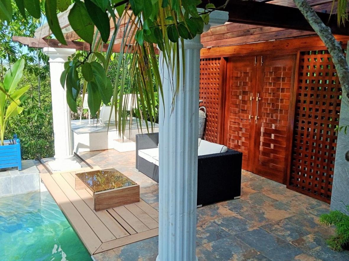 Villa Bois Joli à Au Cap Extérieur photo